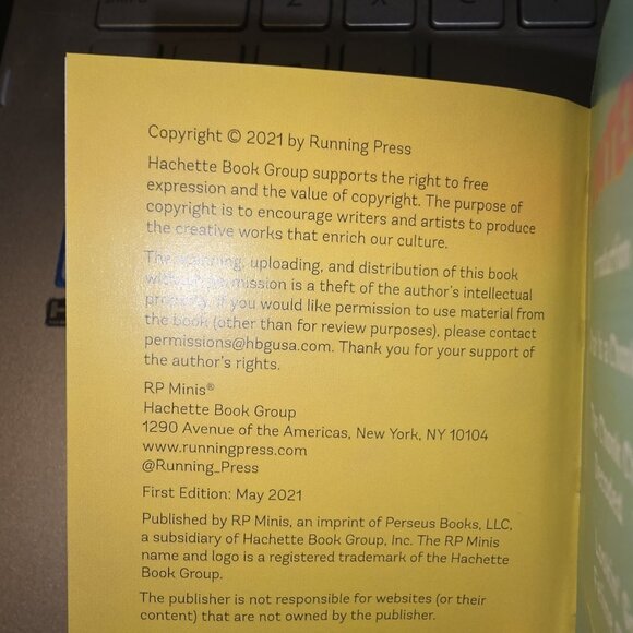 Chonky Cat Book - Picture 4 of 4